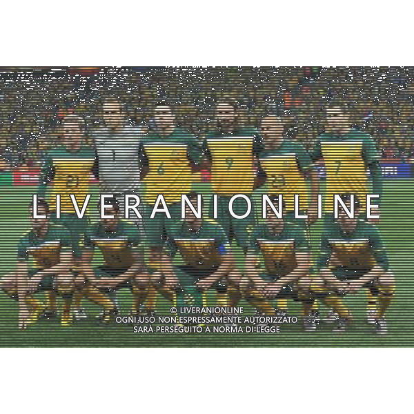(100624) -- NELSPRUIT, June 24, 2010 () -FORMAZIONE AUSTRALIA- Australia\'s team poses for a photo before the 2010 World Cup Group D match against Serbia in Nelspruit, South Africa, June 23, 2010. Australia won the match 2-1. Both Serbia and Australia are disqualified for the round of 16. (/Xu Suhui) ©Photoshot/Agenzia Aldo Liverani Sas - ITALY ONLY: SERBIA - AUSTRALIA FIFA WORLD CUP CAMPIONATI MONDIALI SUD AFRICA 2010