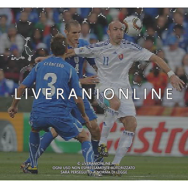 Fifa World Cup Sud Africa 2010 Match #41 Johannesburg (Ellis Park Stadium) - 24.06.2010 Slovacchia-Italia Nella Foto:vittek-chiellini /Ph.Vitez-Ag. Aldo Liverani