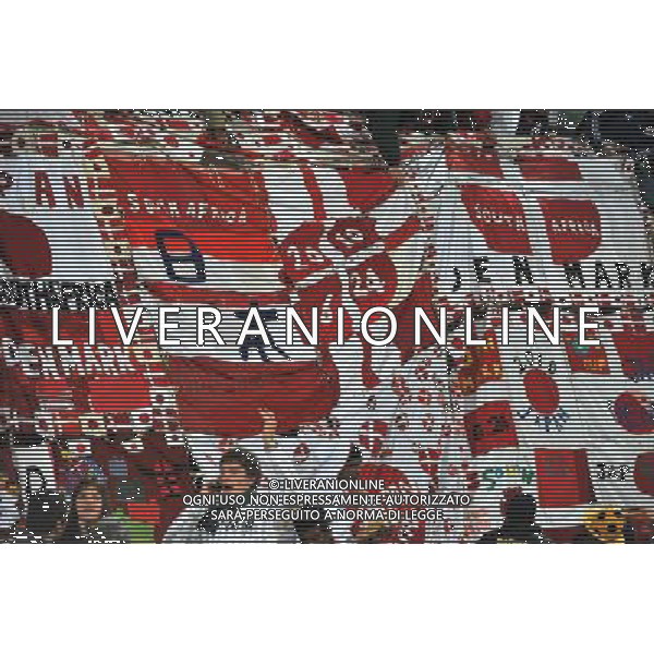 (100625) -- RUSTENBURG, June 25, 2010 -- Fans wait for the start of the Group E last round match between Denmark and Japan at 2010 FIFA World Cup, at Royal Bafokeng stadium in Rustenburg, South Africa, on June 24, 2010. Xu Suhui) (dl) ©Photoshot/Agenzia Aldo Liverani Sas - ITALY ONLY: DANIMARCA - GIAPPONE FIFA WORLD CUP CAMPIONATI MONDIALI SUD AFRICA 2010