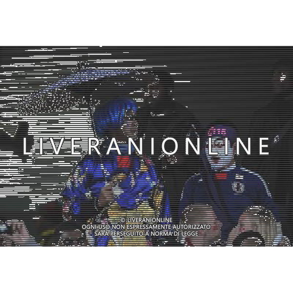 (100625) -- RUSTENBURG, June 25, 2010 -- Fans wait for the start of the Group E last round match between Denmark and Japan at 2010 FIFA World Cup, at Royal Bafokeng stadium in Rustenburg, South Africa, on June 24, 2010. Xu Suhui) (dl) ©Photoshot/Agenzia Aldo Liverani Sas - ITALY ONLY: DANIMARCA - GIAPPONE FIFA WORLD CUP CAMPIONATI MONDIALI SUD AFRICA 2010