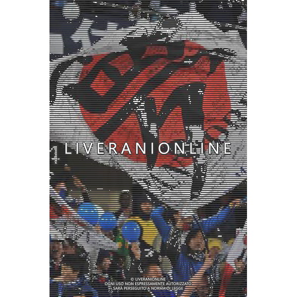 (100625) -- RUSTENBURG, June 25, 2010 -- Fans of Janpan cheer before the Group E last round match between Denmark and Japan at 2010 FIFA World Cup, at Royal Bafokeng stadium in Rustenburg, South Africa, on June 24, 2010. Xu Suhui) (dl) ©Photoshot/Agenzia Aldo Liverani Sas - ITALY ONLY: DANIMARCA - GIAPPONE FIFA WORLD CUP CAMPIONATI MONDIALI SUD AFRICA 2010