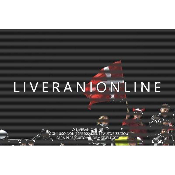 (100625) -- RUSTENBURG, June 25, 2010 -- Fans wait for the start of the Group E last round match between Denmark and Japan at 2010 FIFA World Cup, at Royal Bafokeng stadium in Rustenburg, South Africa, on June 24, 2010. Xu Suhui) (dl) ©Photoshot/Agenzia Aldo Liverani Sas - ITALY ONLY: DANIMARCA - GIAPPONE FIFA WORLD CUP CAMPIONATI MONDIALI SUD AFRICA 2010