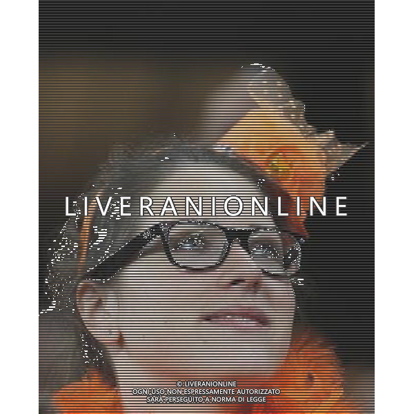 (100625) -- CAPE TOWN, June 25, 2010 -- A Dutch female fan awaits prior to the Group E last round match between Netherlands and Cameroon at 2010 FIFA World Cup at Green Point stadium in Cape Town, South Africa, on June 24, 2010. Xing Guangli) (xm) ©Photoshot/Agenzia Aldo Liverani Sas - ITALY ONLY: OLANDA - CAMERUN FIFA WORLD CUP CAMPIONATI MONDIALI SUD AFRICA 2010