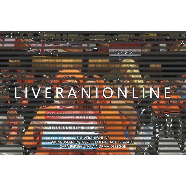 (100625) -- CAPE TOWN, June 25, 2010 -- Dutch supporters cheer prior to the Group E last round match between Netherlands and Cameroon at 2010 FIFA World Cup at Green Point stadium in Cape Town, South Africa, on June 24, 2010. Xing Guangli) (xm) ©Photoshot/Agenzia Aldo Liverani Sas - ITALY ONLY: OLANDA - CAMERUN FIFA WORLD CUP CAMPIONATI MONDIALI SUD AFRICA 2010