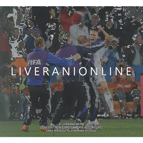 (100624) -- JOHANNESBURG, June 24, 2010 -- Slovakia\'s Kamil Kopunek (R) celebrate his scoring during the 2010 World Cup Group F soccer match against Italy at Ellis Park stadium in Johannesburg, South Africa, June 24, 2010. Slovakia won 3-2. Guo Yong) (kh) ©Photoshot/Agenzia Aldo Liverani Sas - ITALY ONLY: SLOVACCHIA - ITALIA FIFA WORLD CUP CAMPIONATI MONDIALI SUD AFRICA 2010