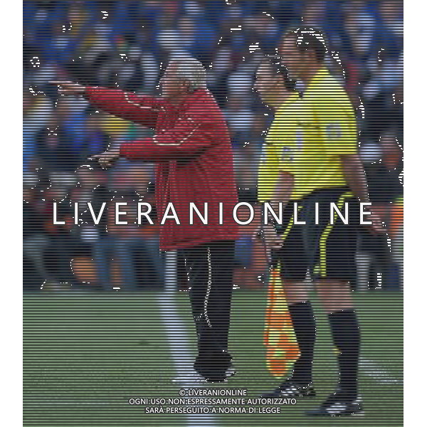 (100624) -- JOHANNESBURG, June 24, 2010 -- Italy\'s coach Marcello Lippi (L) reacts during the 2010 World Cup Group F soccer match against Slovakia at Ellis Park stadium in Johannesburg, South Africa, June 24, 2010. Wang Yuguo) (kh) ©Photoshot/Agenzia Aldo Liverani Sas - ITALY ONLY: SLOVACCHIA - ITALIA FIFA WORLD CUP CAMPIONATI MONDIALI SUD AFRICA 2010