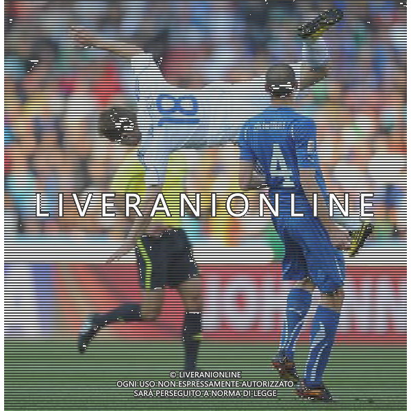 (100624) -- JOHANNESBURG, June 24, 2010 -- Slovakia\'s Erik Jendrisek (Top) vies for the ball during the 2010 World Cup Group F soccer match against Italy at Ellis Park stadium in Johannesburg, South Africa, June 24, 2010. Guo Yong) (kh) ©Photoshot/Agenzia Aldo Liverani Sas - ITALY ONLY: SLOVACCHIA - ITALIA FIFA WORLD CUP CAMPIONATI MONDIALI SUD AFRICA 2010