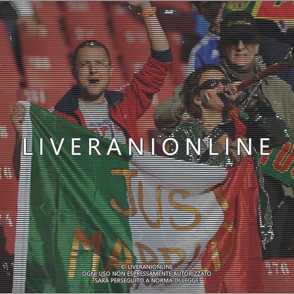 (100624) -- JOHANNESBURG, June 24, 2010 -- Italy\'s supporters react prior to the 2010 World Cup Group F soccer match between Italy and Slovakia at Ellis Park stadium in Johannesburg, South Africa, June 24, 2010. Guo Yong) (kh) ©Photoshot/Agenzia Aldo Liverani Sas - ITALY ONLY: SLOVACCHIA - ITALIA FIFA WORLD CUP CAMPIONATI MONDIALI SUD AFRICA 2010