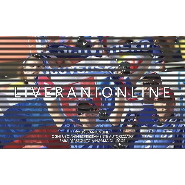 (100624) -- JOHANNESBURG, June 24, 2010 -- Slovakia\'s supporters react prior to the 2010 World Cup Group F soccer match between Italy and Slovakia at Ellis Park stadium in Johannesburg, South Africa, June 24, 2010. Guo Yong) (kh) ©Photoshot/Agenzia Aldo Liverani Sas - ITALY ONLY: SLOVACCHIA - ITALIA FIFA WORLD CUP CAMPIONATI MONDIALI SUD AFRICA 2010