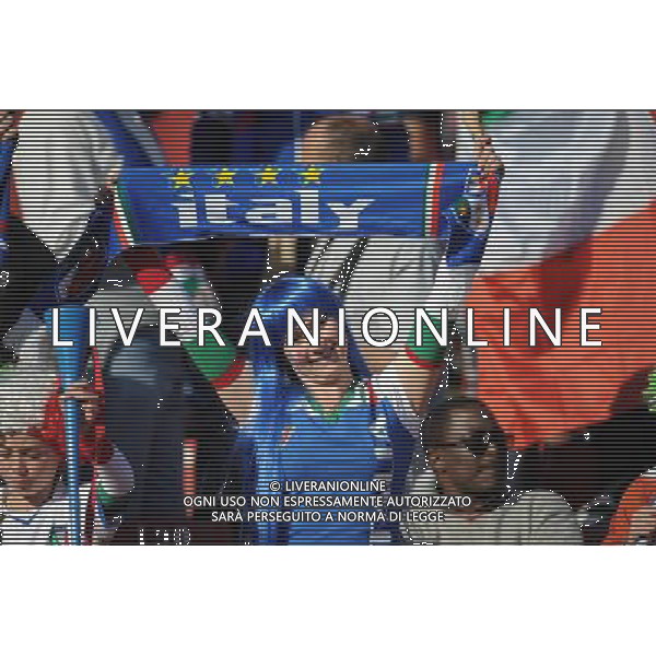 (100624) -- JOHANNESBURG, June 24, 2010 -- An Italy\'s supporter reacts prior to the 2010 World Cup Group F soccer match between Italy and Slovakia at Ellis Park stadium in Johannesburg, South Africa, June 24, 2010. Guo Yong) (kh) ©Photoshot/Agenzia Aldo Liverani Sas - ITALY ONLY: SLOVACCHIA - ITALIA FIFA WORLD CUP CAMPIONATI MONDIALI SUD AFRICA 2010