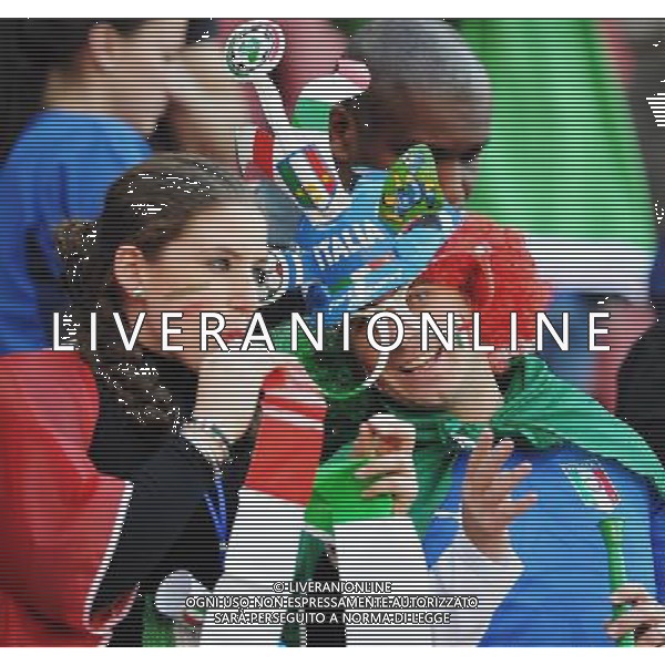 (100624) -- JOHANNESBURG, June 24, 2010 -- Italy\'s supporters react prior to the 2010 World Cup Group F soccer match between Italy and Slovakia at Ellis Park stadium in Johannesburg, South Africa, June 24, 2010. Guo Yong) (kh) ©Photoshot/Agenzia Aldo Liverani Sas - ITALY ONLY: SLOVACCHIA - ITALIA FIFA WORLD CUP CAMPIONATI MONDIALI SUD AFRICA 2010
