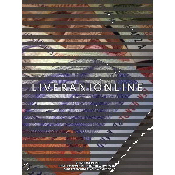 A collection of ten, twenty, fifty and one hundred South African Rand notes on August 13, 2003. (© Richard B. Levine) - NINTH AVENUE PHOTOS - PHOTOSHOT - AG. ALDO LIVERANI SAS ITALY ONLY MONETA UFFICIALE DEL SUDAFRICA - IL RAND BANCONOTE
