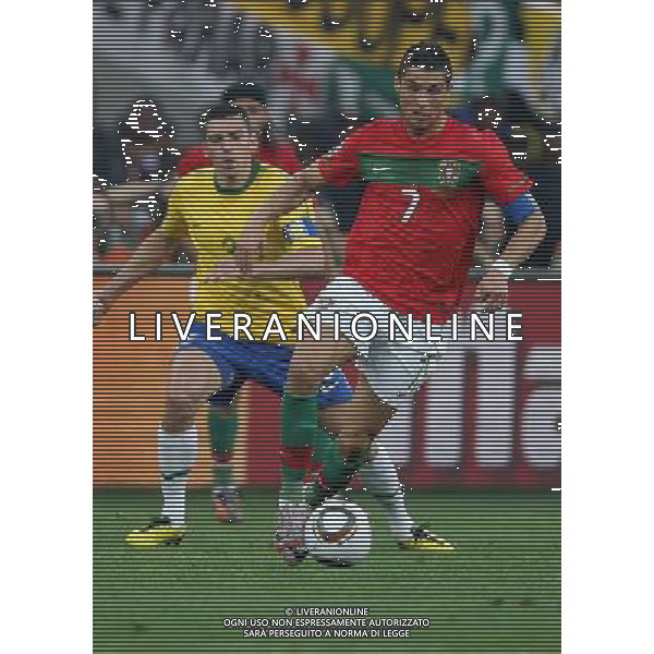 PORTOGALLO - BRASILE CAMPIONATI MONDIALI SUDAFRICA 2010 FIFA WORLD CUP SOUTH AFRICA, Match 45, 25/06/2010 POR-BRA, Portugal-Brazil, Portugal-Brasilien, nella foto LUCIO, CRISTIANO RONALDO copyright by firo sportphoto/Agenzia Aldo Liverani Sas ITALY ONLY - EDITORIAL USE ONLY -