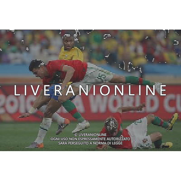 PORTOGALLO - BRASILE CAMPIONATI MONDIALI SUDAFRICA 2010 FIFA WORLD CUP SOUTH AFRICA, Match 45, 25/06/2010 POR-BRA, Portugal-Brazil, Portugal-Brasilien, nella foto PEPE, FABIO COENTRAO copyright by firo sportphoto/Agenzia Aldo Liverani Sas ITALY ONLY - EDITORIAL USE ONLY -