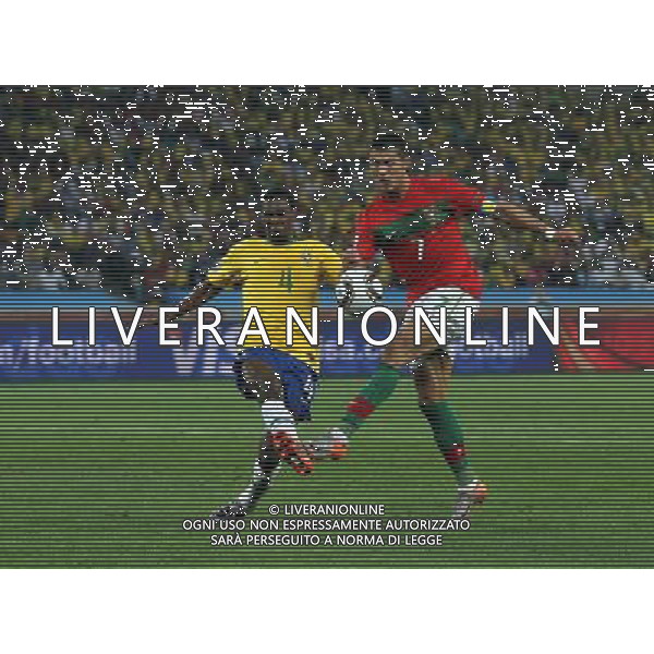 firoCALCIO SPORT 25.06.2010 COPPA DEL MONDO 2010 WM 2010 Sudafrica, 2010 FIFA WORLD CUP SOUTH AFRICA, Match 45, portogallo brasile POR-BRA, Portugal-Brazil, Portugal-Brasilien, 0:0 nella foto CRISTIANO RONALDO - JUAN ph firo/ ALDO LIVERANI SAS