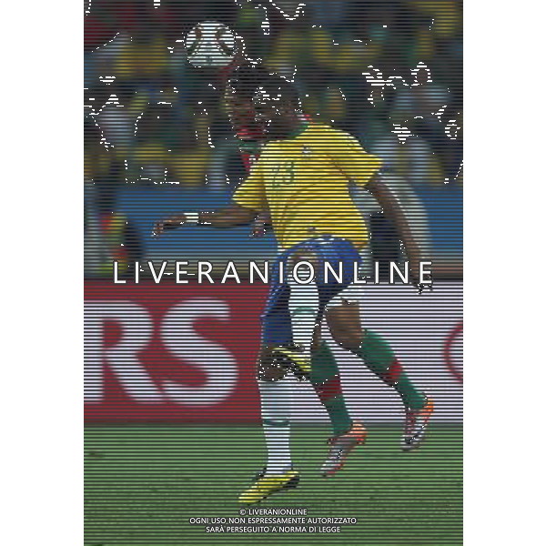 CALCIO SPORT 25.06.2010 COPPA DEL MONDO 2010 WM 2010 Sudafrica, 2010 FIFA WORLD CUP SOUTH AFRICA, Match 45, portogallo brasile POR-BRA, Portugal-Brazil, Portugal-Brasilien, 0:0 nella foto BRUNO ALVES, POR gegen GRAFITE, BRA ph firo/ ALDO LIVERANI SAS