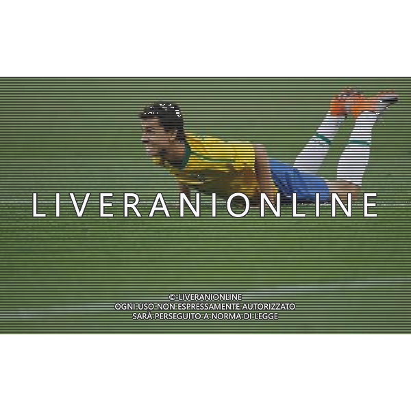 (100625) -- DURBAN, June 25, 2010 -- Brazil\'s Nilmar falls on the pitch during the Group G last round match against Portugal at 2010 FIFA World Cup, at Moses Mabhida stadium in Durban, South Africa, on June 25, 2010. Liao Yujie) (dl) MONDIALI DI CALCIO SUDAFRICA 2010 PORTOGALLO BRASILE CALCIO SPORT ©PHOTOSHOT/ALDO LIVERANI ITALY ONLY