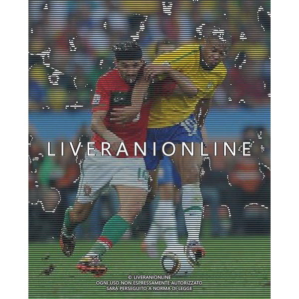 (100625) -- DURBAN, June 25, 2010 -- Brazil\'s Julio Baptista (R) vies with Danny of Portugal during the Group G last round match at 2010 FIFA World Cup, at Moses Mabhida stadium in Durban, South Africa, on June 25, 2010. Chen Haitong) (dl) MONDIALI DI CALCIO SUDAFRICA 2010 PORTOGALLO BRASILE CALCIO SPORT ©PHOTOSHOT/ALDO LIVERANI ITALY ONLY