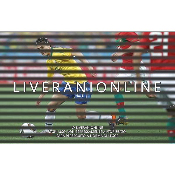 (100625) -- DURBAN, June 25, 2010 -- Brazil\'s Nilmar (L) breaks through during the Group G last round match against Portugal at 2010 FIFA World Cup, at Moses Mabhida stadium in Durban, South Africa, on June 25, 2010. Liao Yujie) (dl) MONDIALI DI CALCIO SUDAFRICA 2010 PORTOGALLO BRASILE CALCIO SPORT ©PHOTOSHOT/ALDO LIVERANI ITALY ONLY