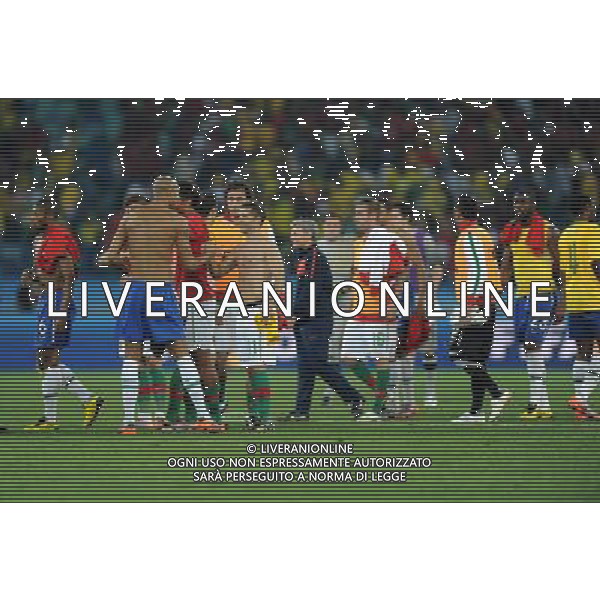 (100626) -- DURBAN, June 26, 2010 -- Players of Brazil and Portugal greet each other after the Group G last round match against Portugal at 2010 FIFA World Cup, at Moses Mabhida stadium in Durban, South Africa, on June 25, 2010. The match tied 0-0. Both Brazil and Portugal are qualified for the round of 16. Chen Haitong) (dl) MONDIALI DI CALCIO SUDAFRICA 2010 PORTOGALLO BRASILE CALCIO SPORT ©PHOTOSHOT/ALDO LIVERANI ITALY ONLY