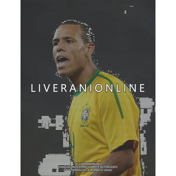 (100626) -- DURBAN, June 26, 2010 -- Brazil\'s Luis Fabiano reacts during the Group G last round match against Portugal at 2010 FIFA World Cup, at Moses Mabhida stadium in Durban, South Africa, on June 25, 2010. The match tied 0-0. Both Brazil and Portugal are qualified for the round of 16. Chen Haitong) (dl) MONDIALI DI CALCIO SUDAFRICA 2010 PORTOGALLO BRASILE CALCIO SPORT ©PHOTOSHOT/ALDO LIVERANI ITALY ONLY