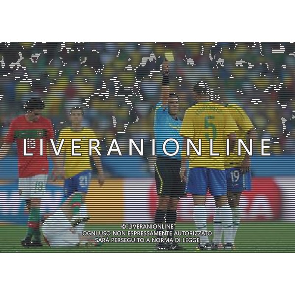 (100626) -- DURBAN, June 26, 2010 -- Brazil\'s Felipe Melo (2nd R) is shown a yellow card during the Group G last round match against Portugal at 2010 FIFA World Cup, at Moses Mabhida stadium in Durban, South Africa, on June 25, 2010. The match tied 0-0. Both Brazil and Portugal are qualified for the round of 16. Chen Haitong) (dl) MONDIALI DI CALCIO SUDAFRICA 2010 PORTOGALLO BRASILE CALCIO SPORT ©PHOTOSHOT/ALDO LIVERANI ITALY ONLY