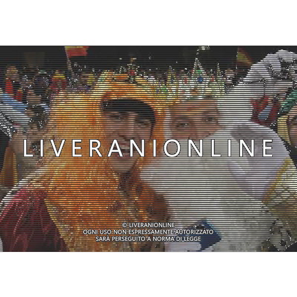 (100626) -- TSHWANE, June 26, 2010 -- Fans of Spain cheer prior to the Group H last round match between Chile and Spain at 2010 FIFA World Cup, at Loftus Verfeld stadium in Tshwane, South Africa, on June 25, 2010. Xing Guangli) (fym) CILE SPAGNA MONDIALI SUDAFRICA 2010 ©PHOTOSHOT/ALDO LIVERANI ONLY ITALY