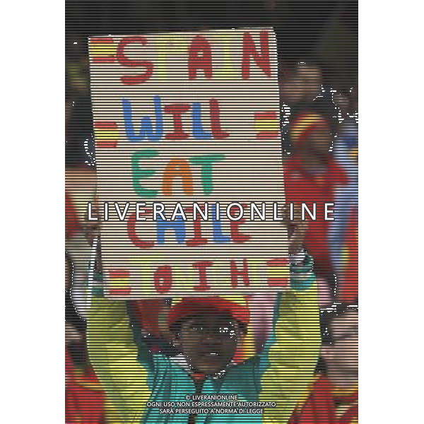 (100626) -- TSHWANE, June 26, 2010 -- A fan of Spain cheers prior to the Group H last round match between Chile and Spain at 2010 FIFA World Cup, at Loftus Verfeld stadium in Tshwane, South Africa, on June 25, 2010. Xing Guangli) (fym) CILE SPAGNA MONDIALI SUDAFRICA 2010 ©PHOTOSHOT/ALDO LIVERANI ONLY ITALY