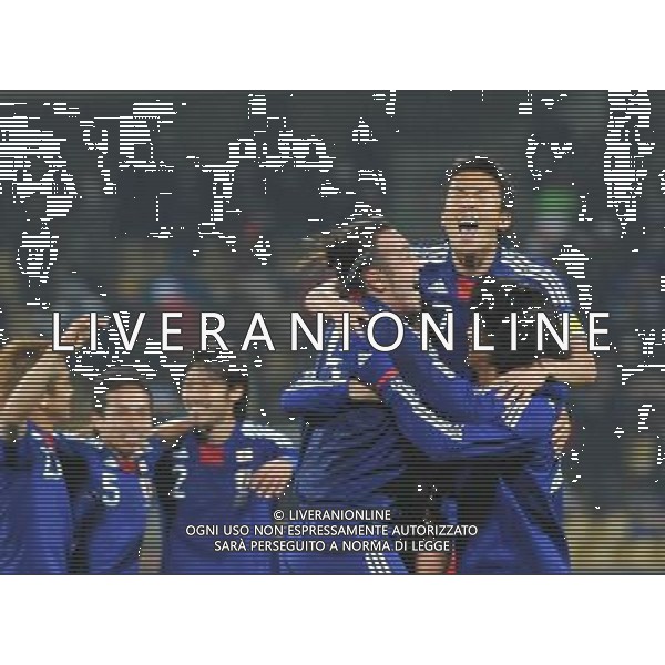 (100625) -- RUSTENBURG, June 25, 2010 () -- Players of Japan celebrate their victory after the Group E last round match against Denmark at 2010 FIFA World Cup, at Royal Bafokeng stadium in Rustenburg, South Africa, on June 24, 2010. Japan won 3-1 and qualifies for the next round. (/Xu Suhui) (dl) CALCIO SPORT DANIMARCA GIAPPONE MONDIALI DI CALCIO SUDAFRICA 2010 ©PHOTSHOT/ALDO LIVERANI ITALY ONLY