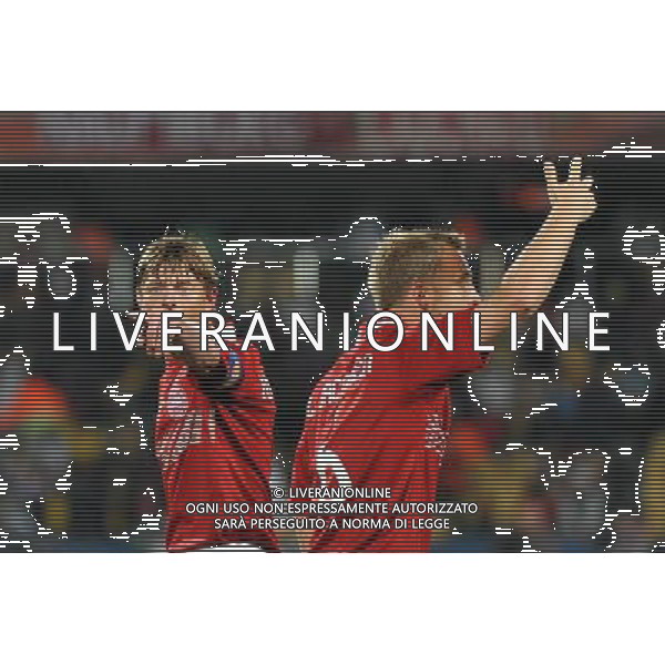 (100625) -- RUSTENBURG, June 25, 2010 () -- Denmark\'s Jon Dahl Tomasson (L) and Lars Jacobsen gesture during the Group E last round match against Japan at 2010 FIFA World Cup, at Royal Bafokeng stadium in Rustenburg, South Africa, on June 24, 2010. Japan won 3-1 and qualifies for the next round. (/Xu Suhui) (dl) CALCIO SPORT DANIMARCA GIAPPONE MONDIALI DI CALCIO SUDAFRICA 2010 ©PHOTSHOT/ALDO LIVERANI ITALY ONLY