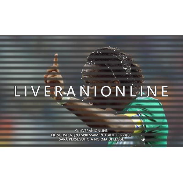 (100626) -- NELSPRUIT, June 26, 2010 -- Didier Drogba of Cote d\'Ivoire gestures during the Group G last round match against Democratic People\'s Republic of Korea (DPRK) at 2010 FIFA World Cup, at Mbombela Stadium in Nelspruit, South Africa, on June 25, 2010. Cote d\'Ivoire won 3-0 and both teams failed to progress to the next round. Wang Yuguo)(fym) COSTA D\'AVORIO COREA DEL NORD FIFA WORLD CUP 2010 SUDAFRICA CALCIO SPORT ©PHOTOSHOT/ALDO LIVERANI ITALY ONLY