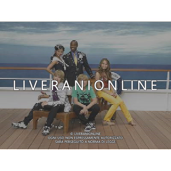 film Zack e Cody sul ponte di comando - 2010 NELLA FOTO Cole Sprouse- Brenda Song- Phill Lewis- Dylan Sprouse- Debby Ryan AG ALDO LIVERANI