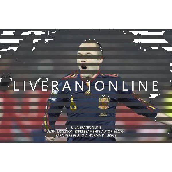 (100626) -- TSHWANE, June 26, 2010 -- CILE-SPAGNA NELLA FOTO Andres Iniesta of Spain celebrates his goal during the Group H last round match against Chile at 2010 FIFA World Cup, at Loftus Verfeld stadium in Tshwane, South Africa, on June 25, 2010. Spain won 2-1 and both teams are qualified for the next round PHOTOSHOT-AG ALDO LIVERANI ONLY ITALY