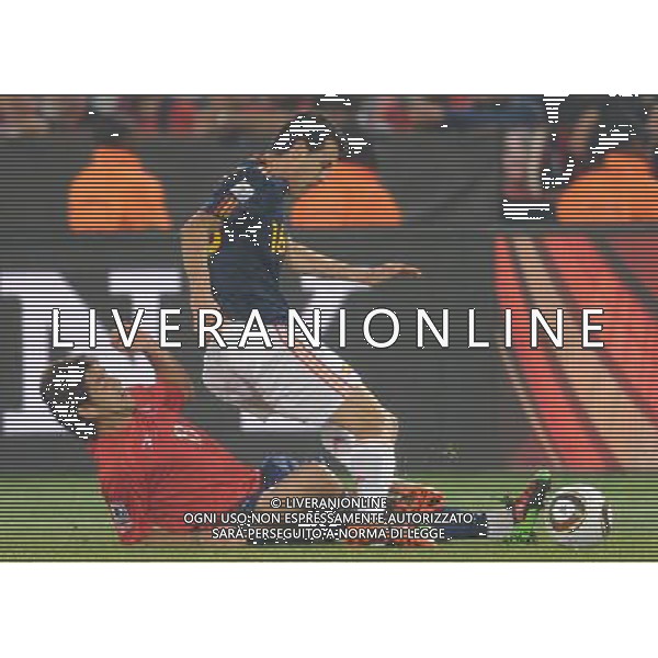 (100626) -- TSHWANE, June 26, 2010 -- CILE-SPAGNA NELLA FOTO Sergi Busquets (top) of Spain vies with a player of Chile during the Group H last round match at 2010 FIFA World Cup, at Loftus Verfeld stadium in Tshwane, South Africa, on June 25, 2010. Spain won 2-1 and both teams are qualified for the next round. Li Ga) (fym) PHOTOSHOT-AG ALDO LIVERANI ONLY ITALY