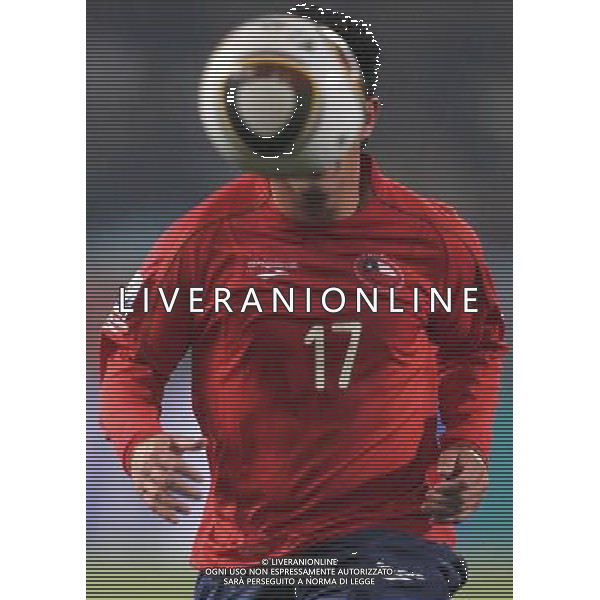 (100626) -- TSHWANE, June 26, 2010 -- Gary Medel of Chile breaks through during the Group H last round match against Spain at 2010 FIFA World Cup, at Loftus Verfeld stadium in Tshwane, South Africa, on June 25, 2010. Xing Guangli) (fym) PHOTOSHOT-AG ALDO LIVERANI ONLY ITALY