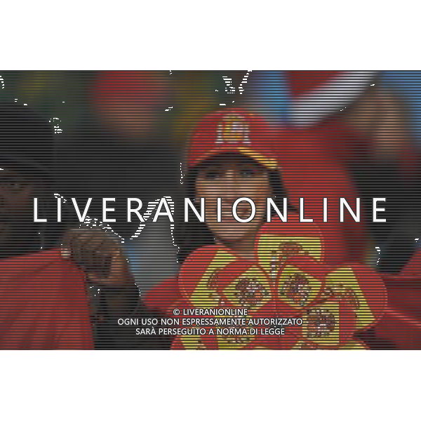 (100626) -- TSHWANE, June 26, 2010 -- A fan of Spain cheers prior to the Group H last round match between Chile and Spain at 2010 FIFA World Cup, at Loftus Verfeld stadium in Tshwane, South Africa, on June 25, 2010. Guo Yong) (fym) PHOTOSHOT-AG ALDO LIVERANI ONLY ITALY