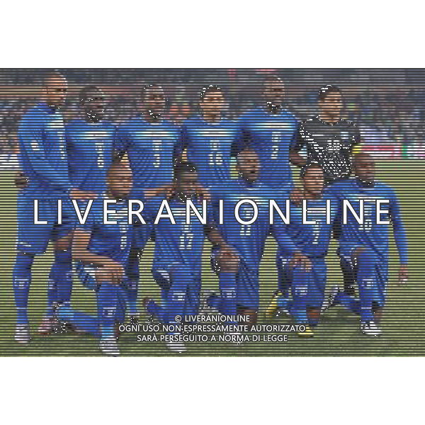 (100626) -- BLOEMFONTEIN, June 26, 2010 --SWITZERLAND VS HONDURAS nella foto FORMAZIONE DEL HONDURAS Players of Honduras pose for a photo before the Group H last round match against Switzerland at 2010 FIFA World Cup, at Free State stadium in Bloemfontein, South Africa, on June 25, 2010. The match tied 0-0. Both teams failed to progress to the next round. Xu Suhui) (dl) AG ALDO LIVERANI-PHOTOSHOT-ONLY ITALY