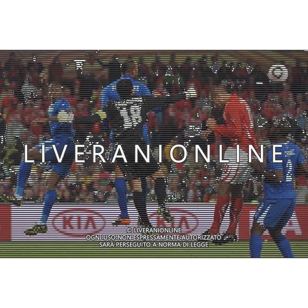 (100626) -- BLOEMFONTEIN, June 26, 2010 --SWITZERLAND VS HONDURAS nella foto Noel Valladares, goalkeeper of Honduras, saves a ball during the Group H last round match against Switzerland at 2010 FIFA World Cup, at Free State stadium in Bloemfontein, South Africa, on June 25, 2010. The match tied 0-0. Both teams failed to progress to the next round. Xu Suhui) (dl) AG ALDO LIVERANI-PHOTOSHOT-ONLY ITALY