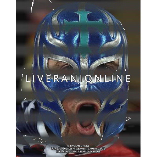 (100627) -- RUSTENBERG, June 27, 2010 -- A fan of the United States cheers prior to the 2010 World Cup round of 16 soccer match between the United States and Ghana at Royal Bafokeng Stadium in Rustenburg, South Africa, on June 26, 2010. Wang Yuguo) (dl)