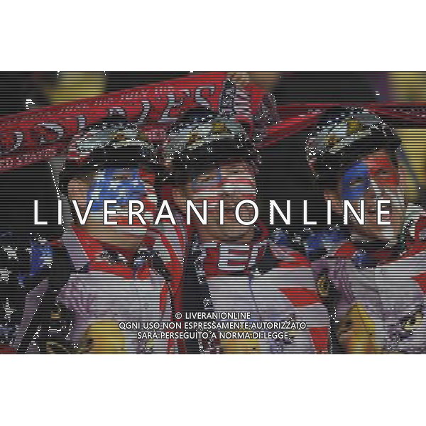 (100627) -- RUSTENBERG, June 27, 2010 -- Fans of the United States cheer prior to the 2010 World Cup round of 16 soccer match between the United States and Ghana at Royal Bafokeng Stadium in Rustenburg, South Africa, on June 26, 2010. Li Ga) (fym)