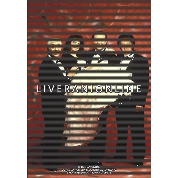 TRASMISSIONE TELEVISIVA\'EVVIVA L\'ALLEGRIA-L ALLEGRIA FA 90- 1991 NELLA FOTO GINO BRAMIERI-CRISTINA DÔAVENA-GERRY SCOTTI-GIANFRANCO DÔANGELO AG ALDO LIVERANI