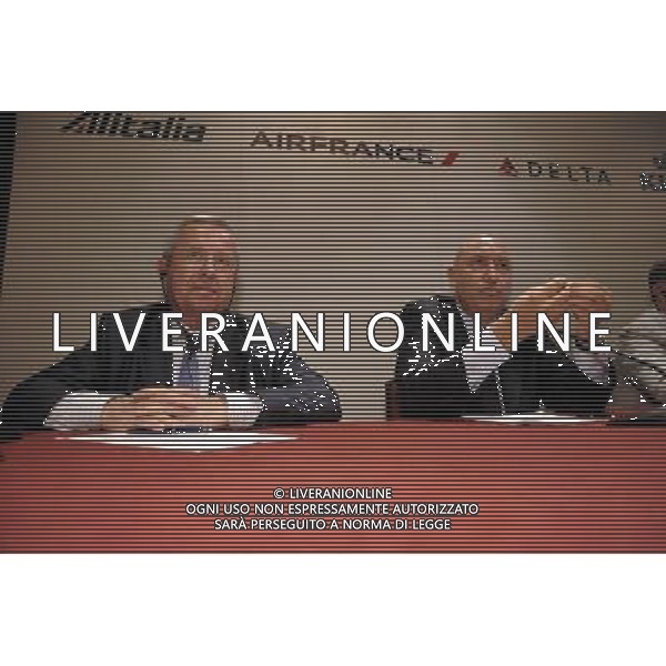 ROMA, 5 LUGLIO 2010 PIANO DI COLLABORAZIONE TRA DELTA AIR LINES - AIR FRANCE - KLM - ALITALIA NELLA FOTO: PIERRE HENRI GOURGEON ( A. D. AIR FRANCE ) ROCCO SABELLI ( A. D. ALITALIA ) © AG. ALDO LIVERANI SAS