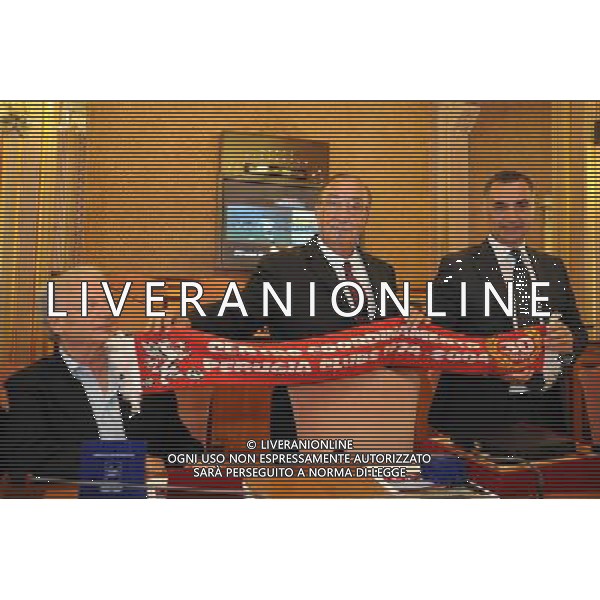 PERUGIA 06/07/2010 CALCIO SPORT SILVANO RAMACCIONI TEAM MENAGER DEL MILAN CALCIO E\' STATO OMAGGIATO DALLA SUA CITTA\' NATALE PERUGIA PER I 26 ANNI NELLA SOCIETA\' DEL MILAN CALCIO nella foto SILVANO RAMACCIONI MARCO VINICIO GUASTECCHI (PRESIDENTE DELLA ROVINCIA DI PERUGIA) - ILARIO CASTAGNER © AG ALDO LIVERANI SAS