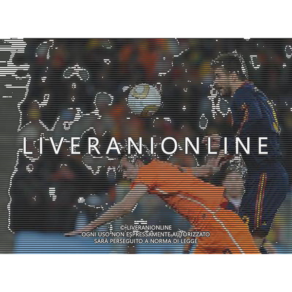 Fifa World Cup Sud Africa 2010 Match #64 Finale Johannesburg (Soccer City Stadium) - 11.07.2010 Olanda-Spagna Nella Foto:pique van persie /Ph.Vitez-Ag. Aldo Liverani