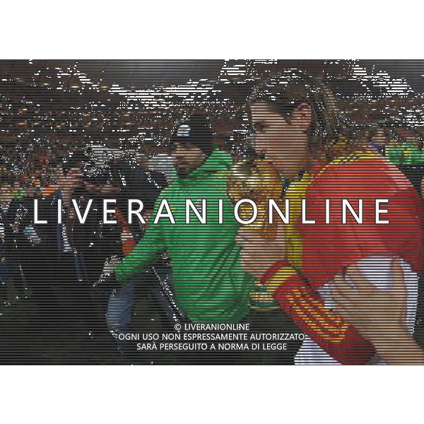 Fifa World Cup Sud Africa 2010 Match #64 Finale Johannesburg (Soccer City Stadium) - 11.07.2010 Olanda-Spagna Nella Foto:sergio ramos con la coppa /Ph.Vitez-Ag. Aldo Liverani