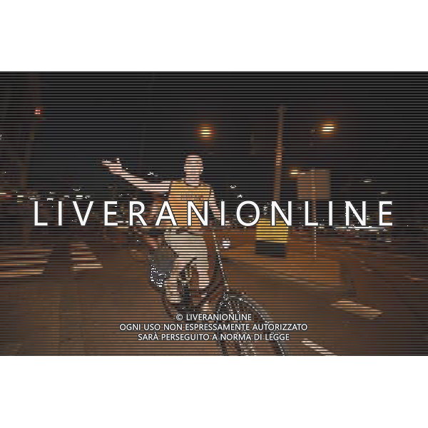 Fans of the Dutch soccer in Amsterdam, Netherlands on 2010-07-11 Spain defeated the Dutch with a 1-0 score in extra time. by Wiktor Dabkowski ©Photoshot/Agenzia Aldo Liverani Sas - ITALY ONLY - Amsterdam: La delusione dei tifosi della squadra di calcio olandese durante la finale dei Mondiali di calcio tra Olanda e Spagna. La Spagna ha sconfitto gli olandesi con un punteggio di 1-0 nei tempi supplementari