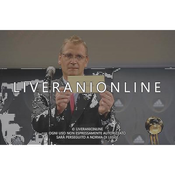 (100709) -- JOHANNESBURG, July 9, 2010 -- FIFA General Secretary Jerorne Valcke announces David Villa from Spain as one of the 10 nominees of the 2010 FIFA World Cup \'Golden Ball Award\' for the best players of the tournament during a press conference in Johannesburg, South Africa, on July 9, 2010. Guo Yong) (zc) ©Photoshot/Agenzia Aldo Liverani Sas - ITALY ONLY - JOHANNESBURG, 9 luglio 2010 - Il Segretario Generale della FIFA Jerorne Valcke annuncia David Villa della Spagna come uno dei 10 candidati come migliore giocatore dei Mondiali Sud Africa 2010 FIFA World Cup \'Golden Ball Award\'