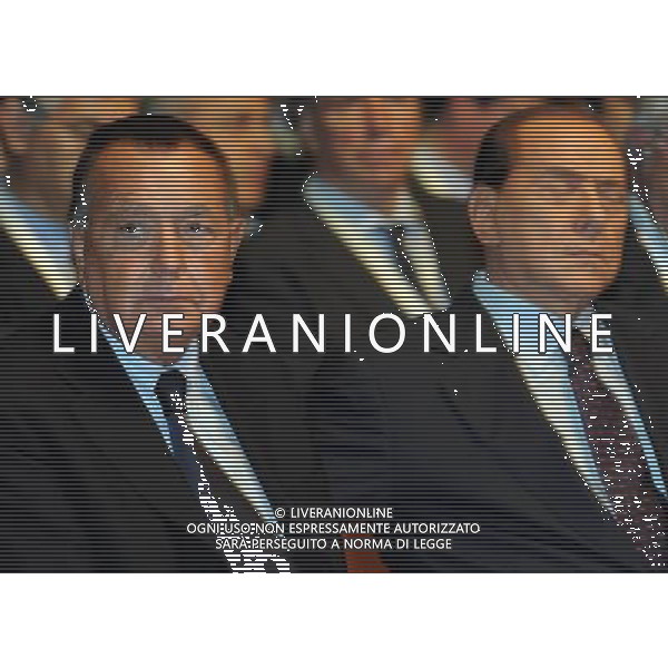 MILANO 12/7/2010 PALAZZO MEZZANOTTE PIAZZA AFFARI, 6 FORUM ECONOMICO E FINANZIARIO PER IL MEDITERRANEO NELLA FOTO SILVIO BERLUSCONI E PAOLO BONAIUTI FOTO ROMANO/AG ALDO LIVERANI