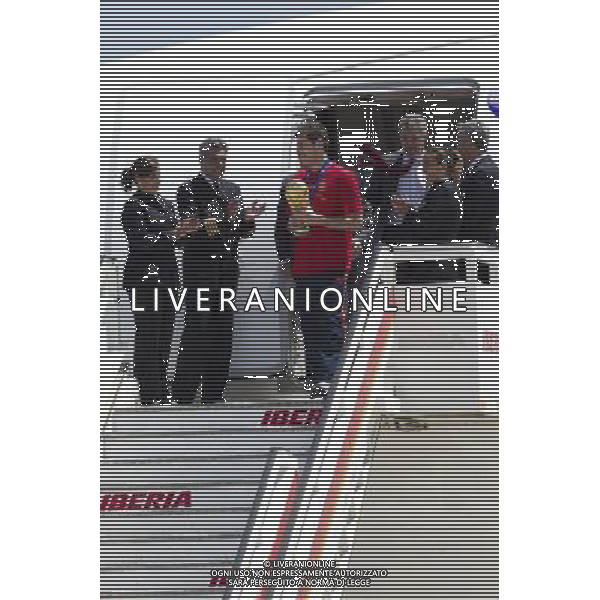 MADRID, Spain (12/07/2010).- Spain\'s Soccer National Team arrival to Madrid after winning South Africa World Cup.Photo: Cesar Cebolla / ALFAQUI ©Photoshot/Agenzia Aldo Liverani Sas - ITALY ONLY - Arrivo all\'aeroporto di Madrid in Spagna della Nazionale di Calcio Spagnola con la Coppa del Mondo, dopo la vittoria ai Mondiali in Sud Africa 12/07/2010.