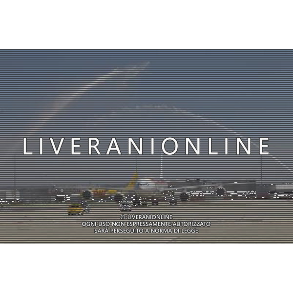 MADRID, Spain (12/07/2010).- Spain\'s Soccer National Team arrival to Madrid after winning South Africa World Cup.Photo: Cesar Cebolla / ALFAQUI ©Photoshot/Agenzia Aldo Liverani Sas - ITALY ONLY - Arrivo all\'aeroporto di Madrid in Spagna della Nazionale di Calcio Spagnola con la Coppa del Mondo, dopo la vittoria ai Mondiali in Sud Africa 12/07/2010.